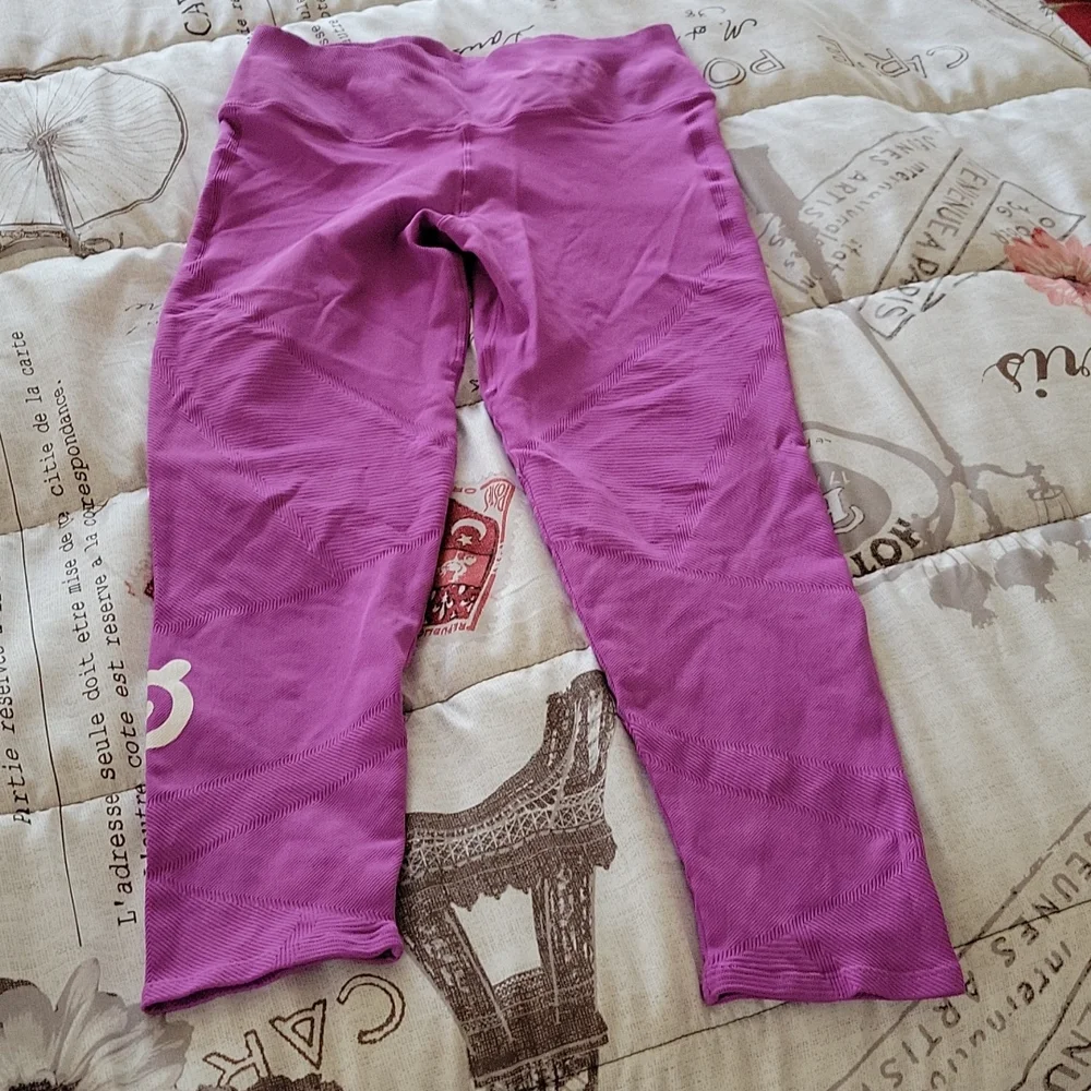 Peloton Leggings - Picture 1 of 3